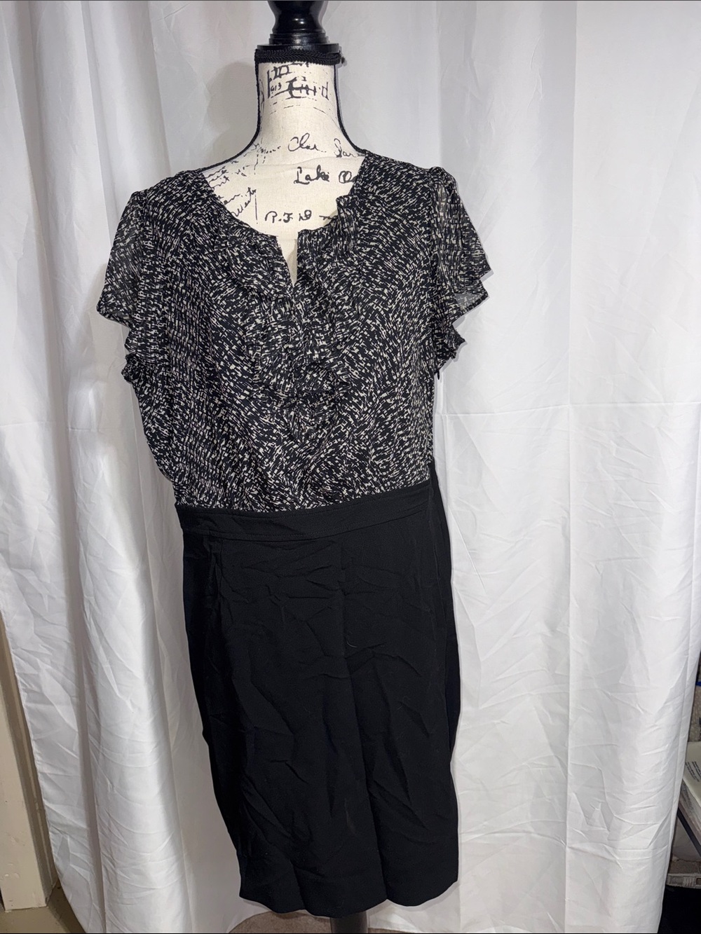 212 Collection Black and White Patterned Dress